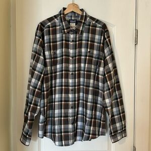 Men’s casual dress Patagonia button up shirt. Size L